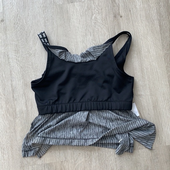Nike Tank (Never worn, still has all tags) - Picture 3 of 8